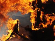 В Днепродзержинске машину ГАИ подожгли зажигательной смесью