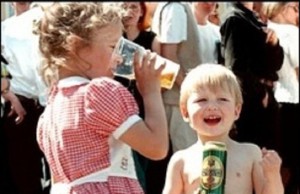 Алкоголь — детям!