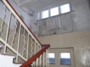 В доме по Романовой прорывает батареи в подъезде