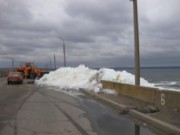 Ледяной торос с Днепродзержинской ГЭС убрал КП «Дорожник»