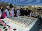 Налоговый торт съели меньше чем за 10 минут