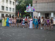 В Днепродзержинске таки состоялись выпускные вечера выпуск школы