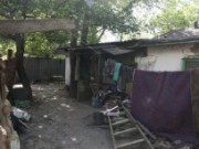 Тройняшки родились в настоящих трущобах трущебы