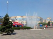 В Днепродзержинске включают фонтаны фонтан
