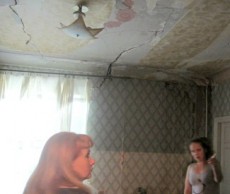 здание рушится