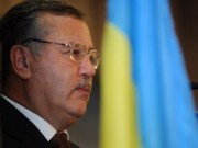 Гриценко: у самовыдвиженцев берут письменные заявления о вступлении в ПР