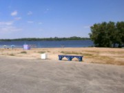 Пляж очищен от мусора пляж