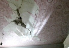 разваливающийся дом