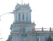 Фасады зданий остаются разбитыми фасады