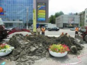 Горводоканал устраняет аварию на пл. Дзержинского авария