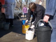 Днепродзержинцев продолжают пугать отключением воды вода