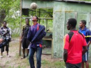 Темнокожие гости Днепродзержинска все же нуждаются в помощи футболисты