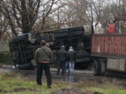 Переполненный металлоломом КАМАЗ, перевернулся камаз перевернулся
