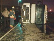 Водитель врезался в локомотив и залил автостраду подсолнечным маслом авария масло