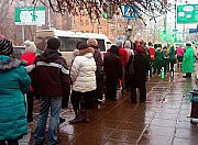 Центральный городской маршрут вчера остановился очередь