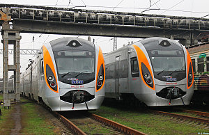 Под Днепродзержинском поезд «Хюндай» сбил человека