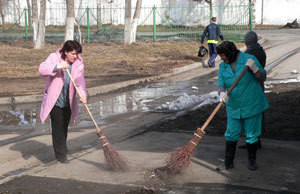 В Днепродзержинске утвержден перечень оплачиваемых общественных работ уборка