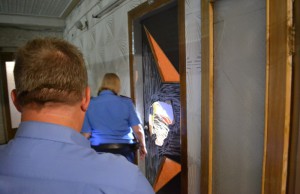 В Днепропетровске избит адвокат автора плаката “Про бабушку и кота” (видео)