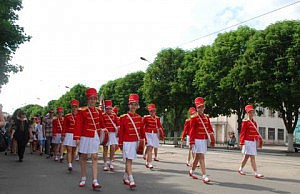 «Классику сегодня» открыли традиционным театральным карнавалом карнавал