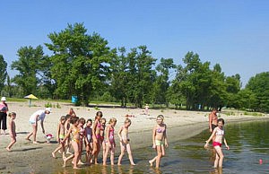 Всех желающих будут учить плавать река дети