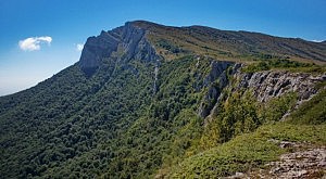 В Крыму спасатели эвакуировали с горы днепродзержинца крым