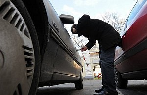 Трое парней угнали авто у своего же приятеля ограбление угон