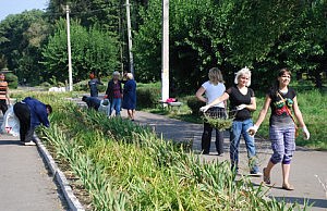 Горожане приняли участие в субботнике уборка субботник