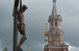 Горожанам на открытии скульптуры Христа понравилось не все голгофа