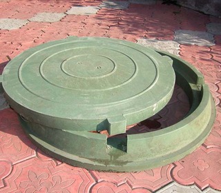 полимерный люк