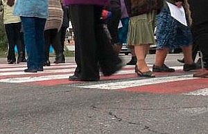 Петриковскую трассу перекрыли митингующие переход