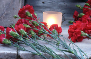 К стеле освободителей возложили цветы