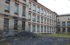 Под Днепродзержинском школу топят углем школа