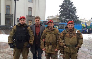 Царев в панике: разогнать митингующих не удалось