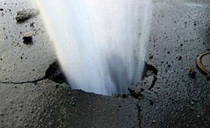 Десять домов и школа остались без водоснабжения