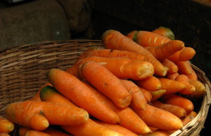 Правильное хранение лука и моркови