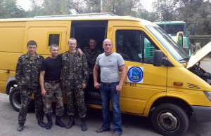 Днепродзержинцы подарили автомобили территориальной обороне