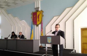 Депутат предлагает скинуться деньгами на ремонт дорог