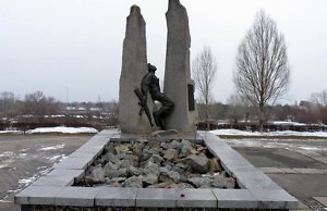 Украденные с мемориала «Афганцам» таблички установили обратно