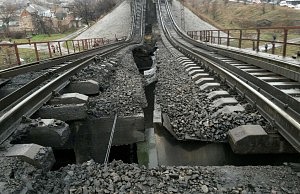 Русский мир все ближе: в Запорожской области взорван мост