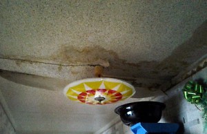 В домах текут крыши…