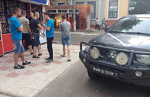 Активисты, требуя законности, сами ее нарушают