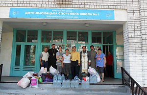 Духовенство и прихожане помогают армии и беженцам