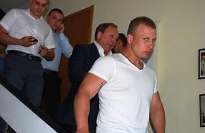 Кто превратил мэрию в «забегаловку»?