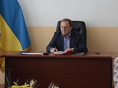 Районные администрации возглавили старые кадры?