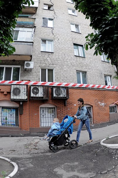 дом трещина