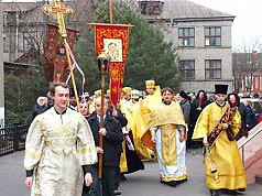 В четверг в центре города ограничат движение транспорта