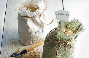 Как спасти кислую почву?