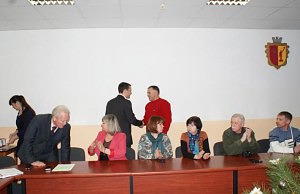 В мэрии награждали волонтеров