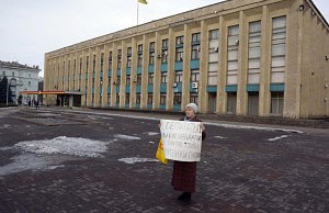 Против сноса памятника Дзержинскому митинговал… один человек