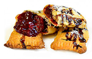 Слойки с вишней